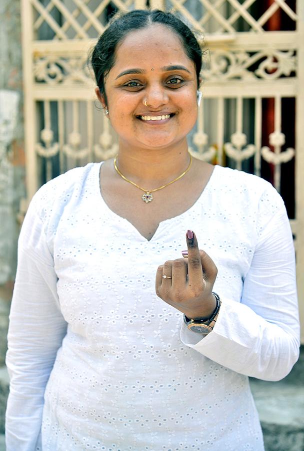 Elections_202024_20First_20Time_20Voters_20In_20AP_20Photos-_20_287_29.jpg 7