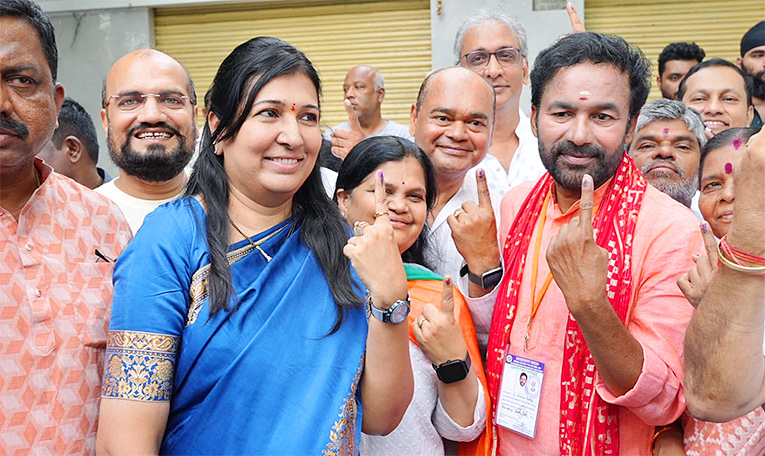 Political_20leaders_20And_20Families_20Cast_20Their_20Votes_20In_20Telangana-_20_2820_29.jpg 20