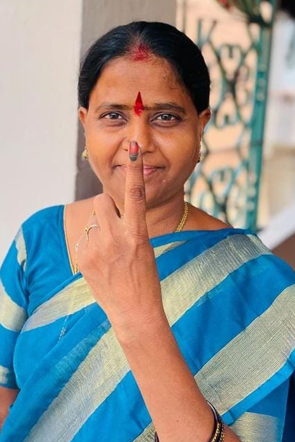 Sakshi-22_1.jpg 27