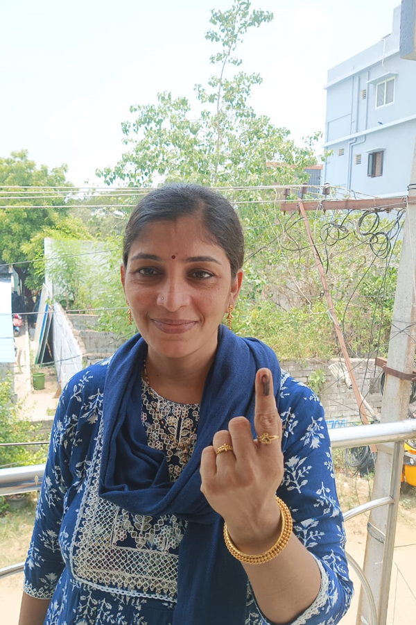 Sakshi-38.jpg 40