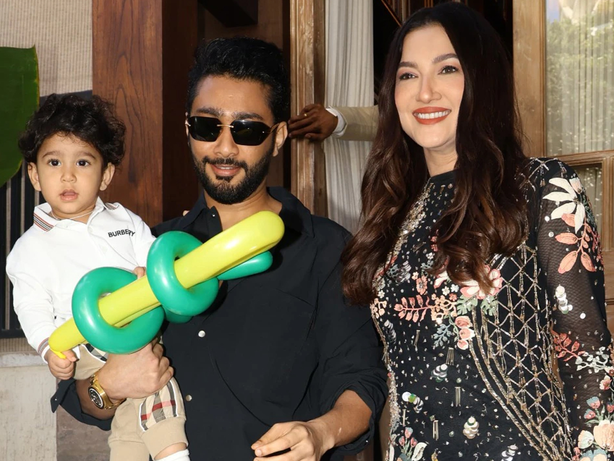 10.Gauahar-Khan.jpg 12