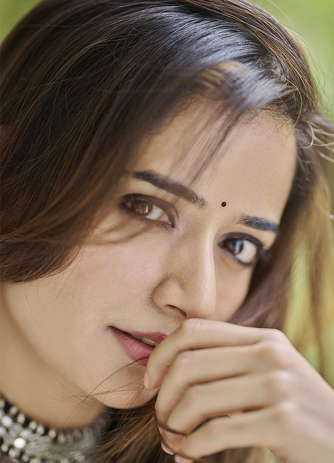 Actress_20Ashika_20Ranganath_20Romantic_20Photos-_20_2814_29.jpg 14