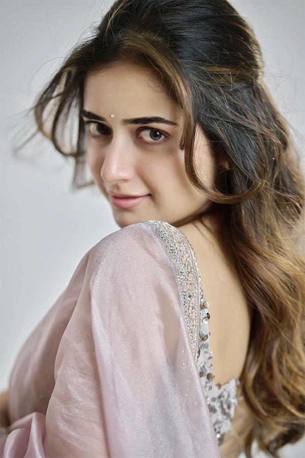 Actress_20Ashika_20Ranganath_20Romantic_20Photos-_20_283_29.jpg 3