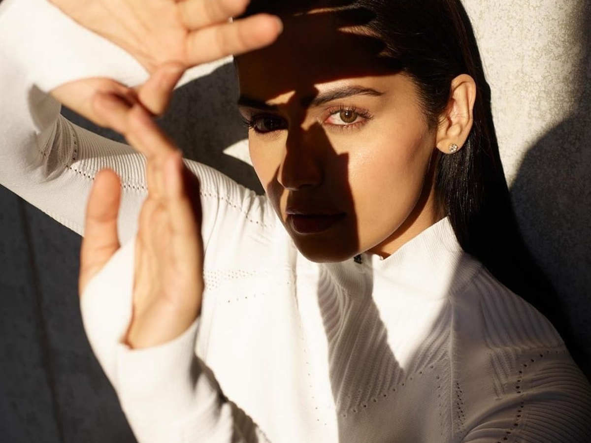 Manushi-Chhillar-13.jpg 14