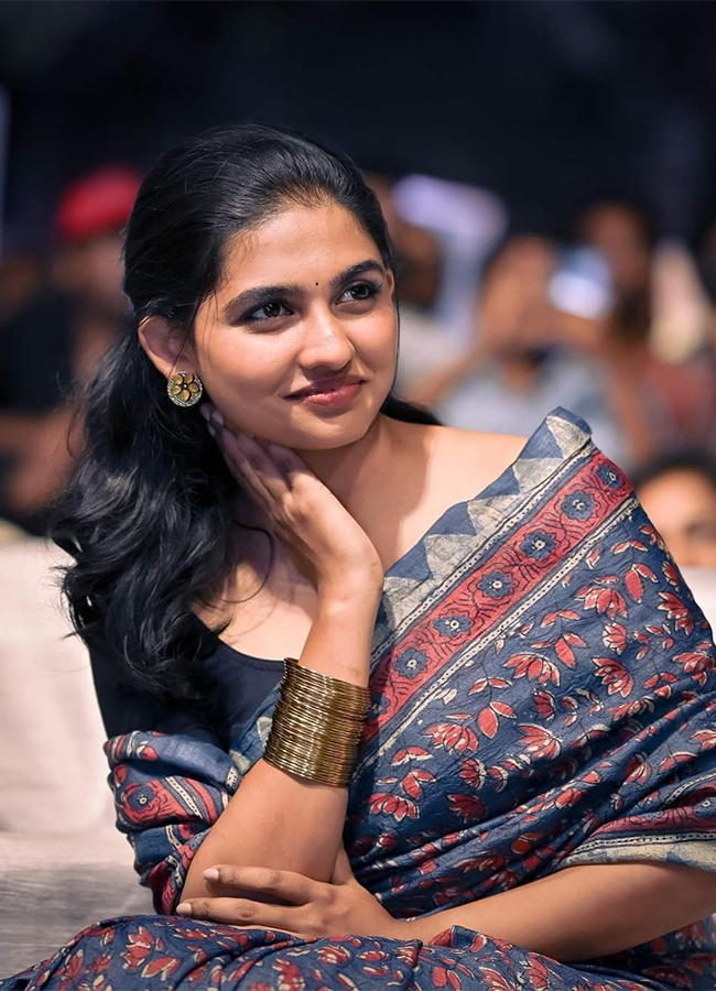 actress_20mamitha_20baiju_20photos_20_2815_29.jpg 15