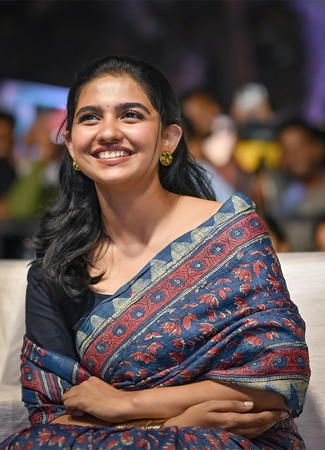 actress_20mamitha_20baiju_20photos_20_2821_29.jpg 21