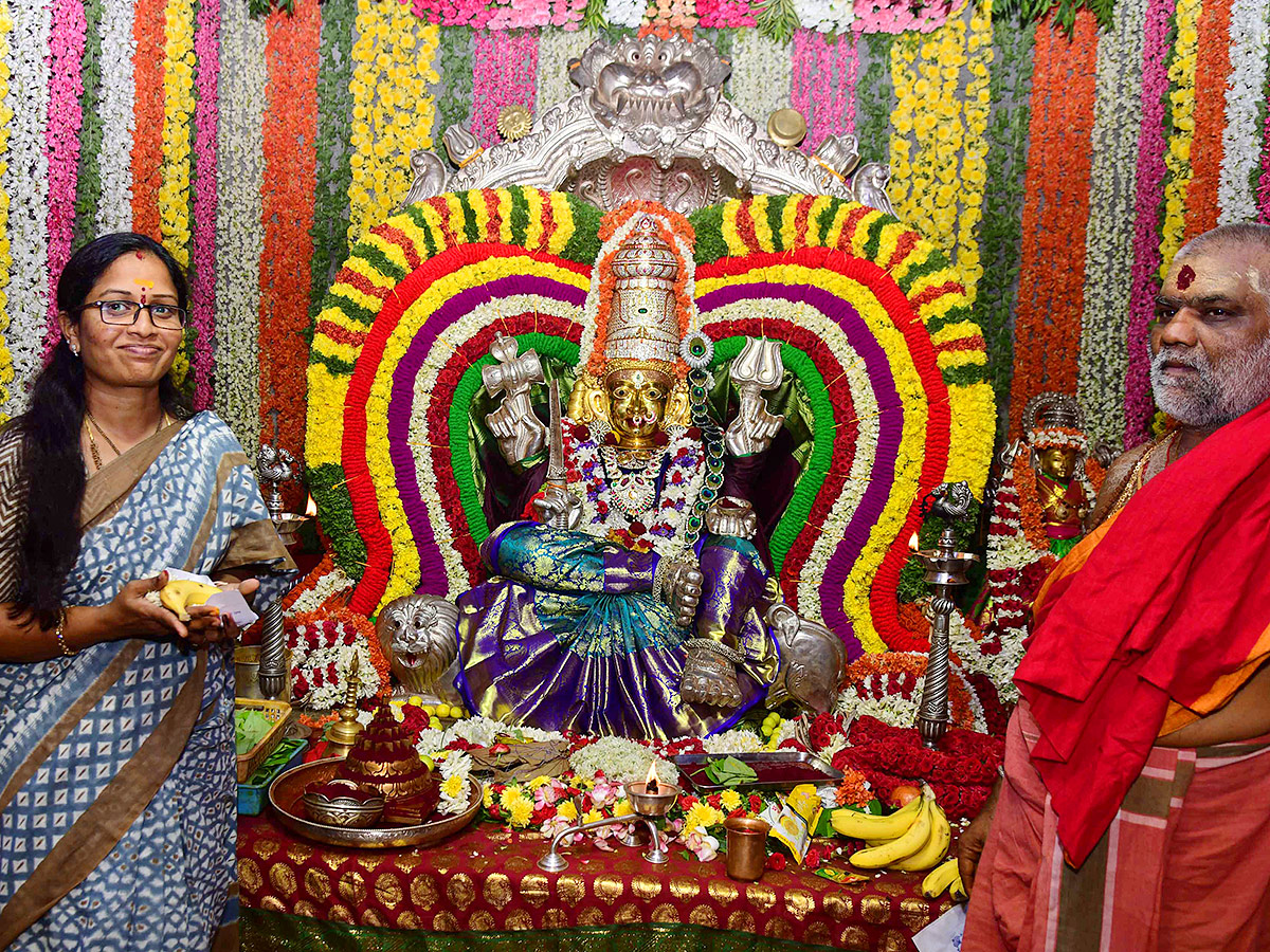 Devotees_20Celebrating_20Tataiahgunta_20Gangamma_20Jatara_202024_20Photos-_20_2816_29.jpg 16