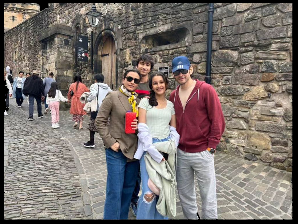 Family-Day-1_28Mahesh_Babu_29.jpg 2