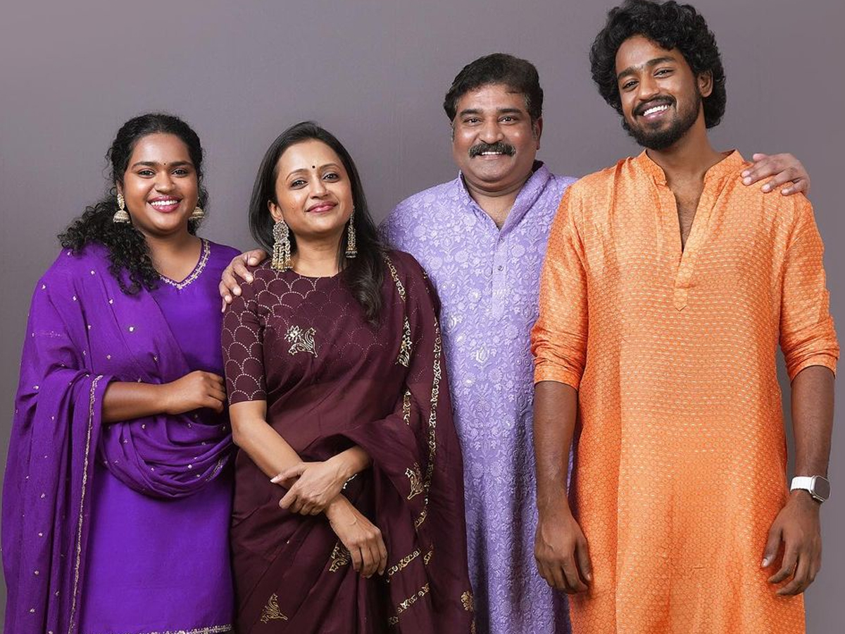 Family-Day-5_28Suma_Rajeev_Kanakala_29.jpg 11