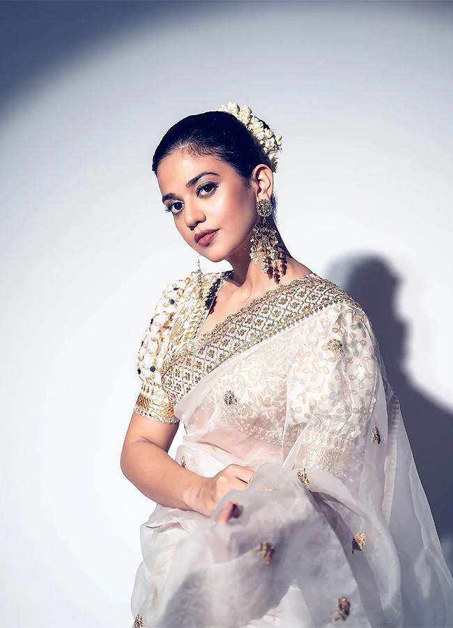 Actress_20Shruti_20Sharma_20HD_20Photos-_20_2823_29.jpg 23