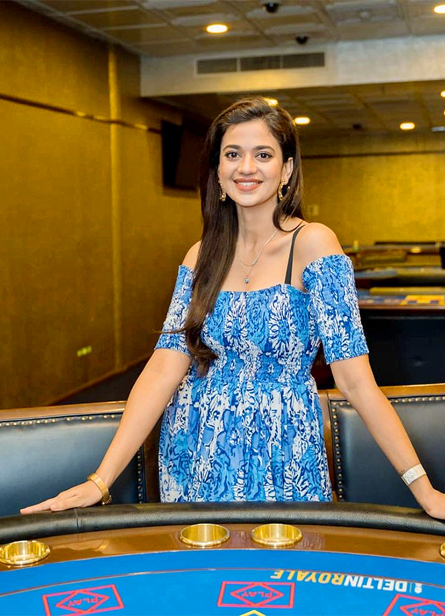 Actress_20Shruti_20Sharma_20HD_20Photos-_20_2827_29.jpg 27