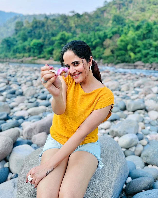 actress_20anasuya_20bharadwaj_20birthday_20celebrations_20photos-_20_2812_29.jpg 12