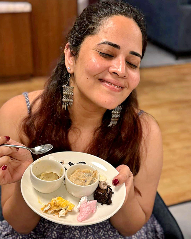 actress_20anasuya_20bharadwaj_20birthday_20celebrations_20photos-_20_286_29.jpg 6