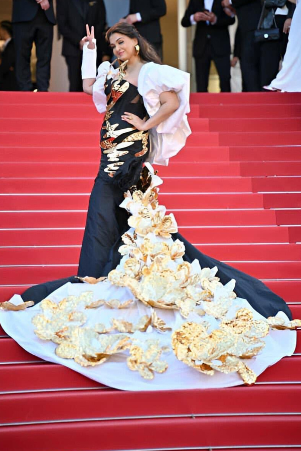 Aishwarya-Rai-Cannes-2024-14.jpg 17