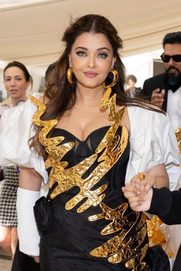 Aishwarya-Rai-Cannes-2024-5.jpg 8