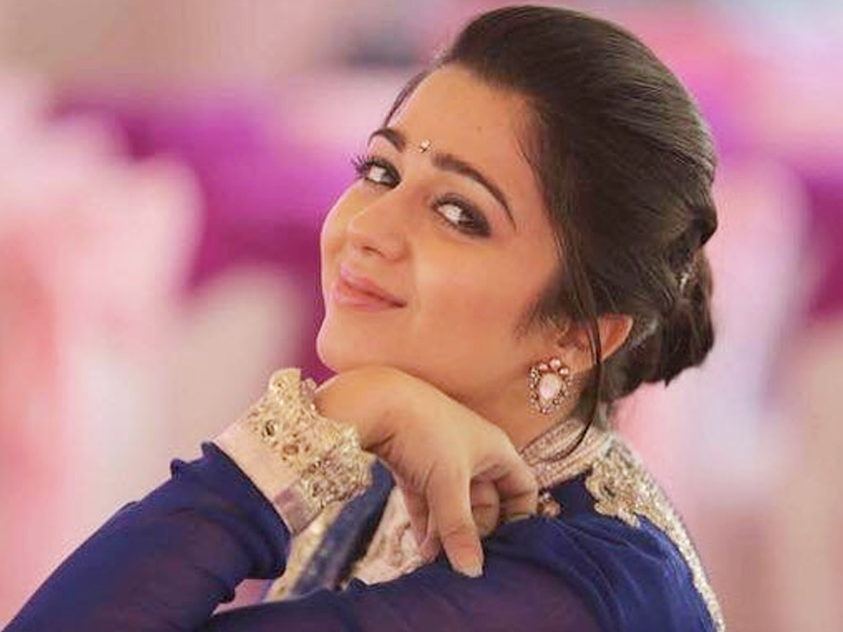 Charmme-Kaur-16.jpg 17