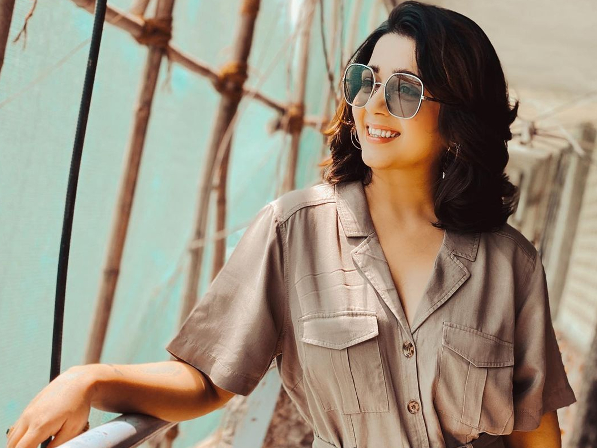 Charmme-Kaur-30.jpg 31