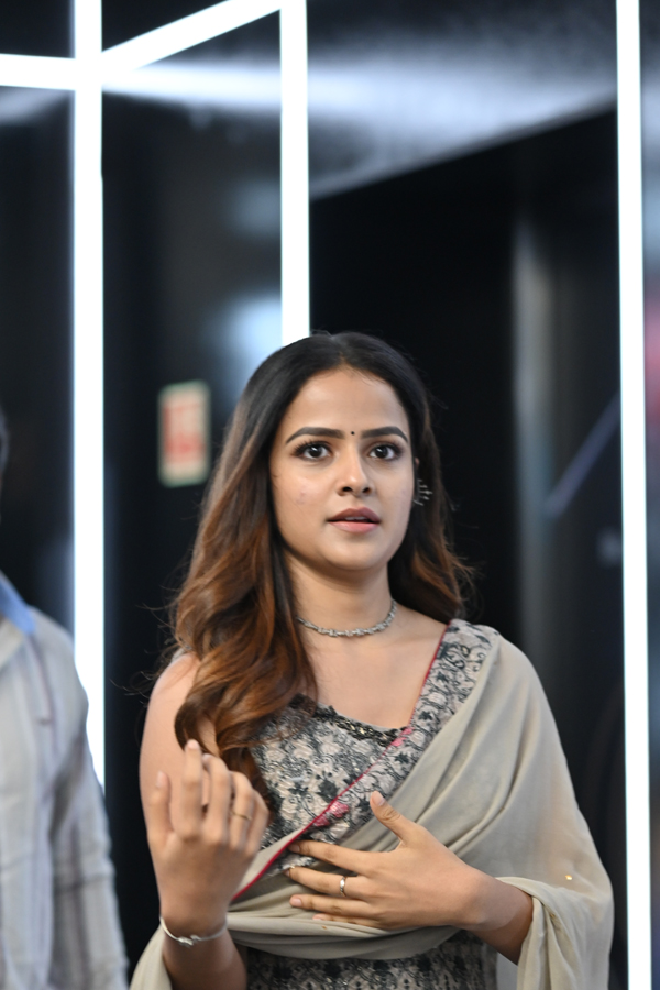 Vaishnavi-Chaitanya-11.jpg 12