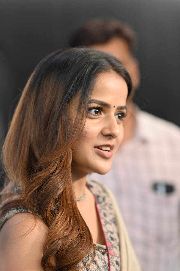 Vaishnavi-Chaitanya-9.jpg 10
