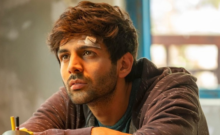 karthik-aryan.jpg