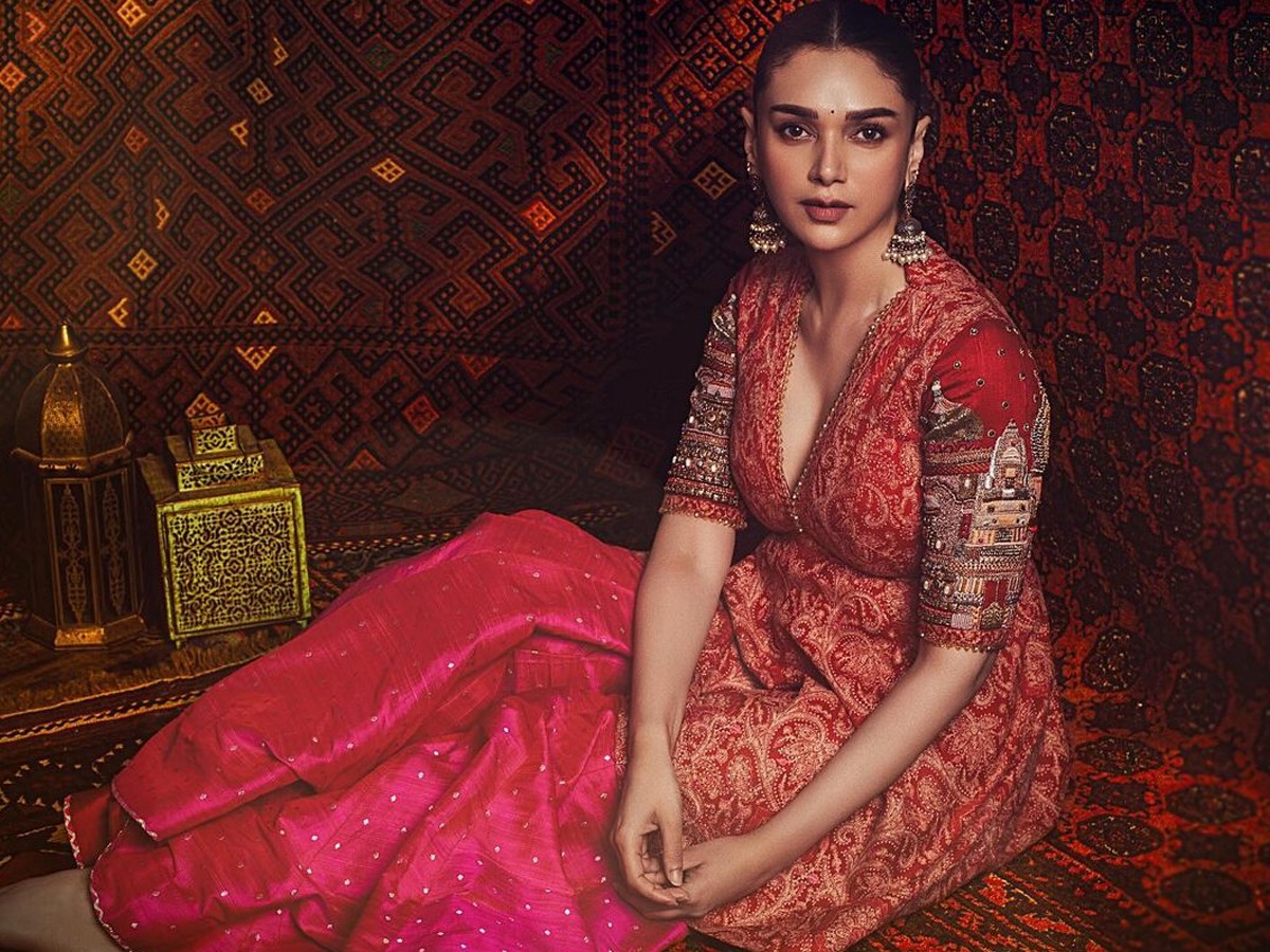 Aditi-Rao-Hydari-17.jpg 18