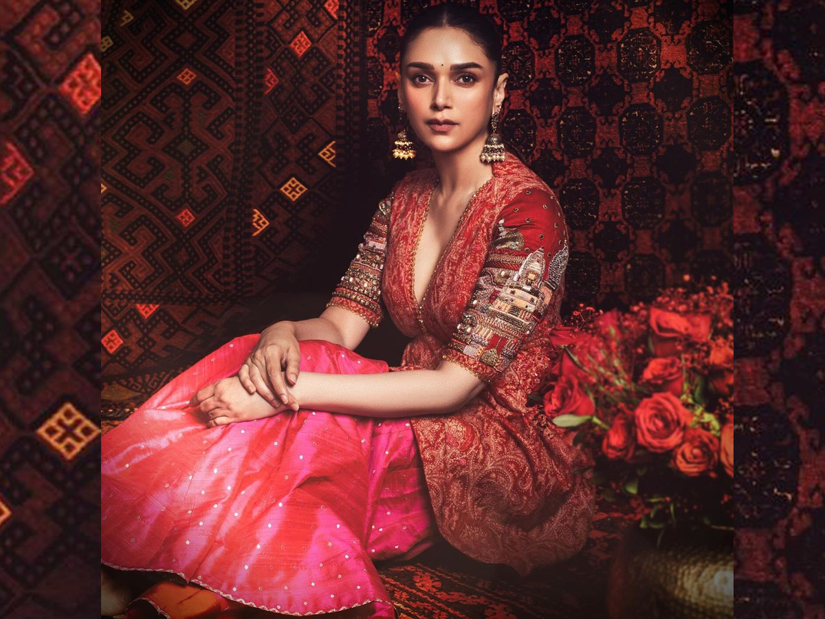 Aditi-Rao-Hydari-18.jpg 19