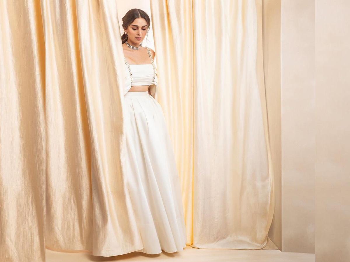Aditi-Rao-Hydari-5_0.jpg 6