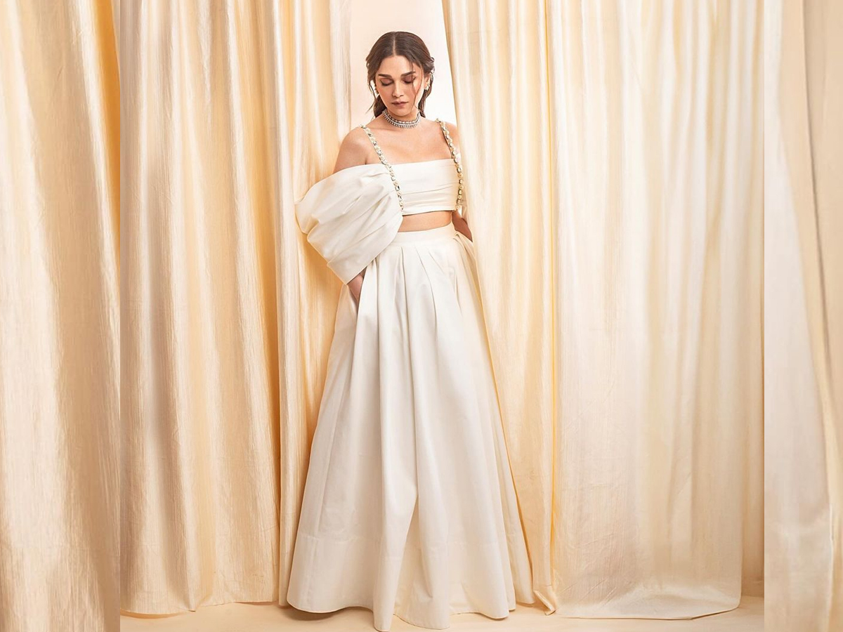 Aditi-Rao-Hydari-7_0.jpg 8