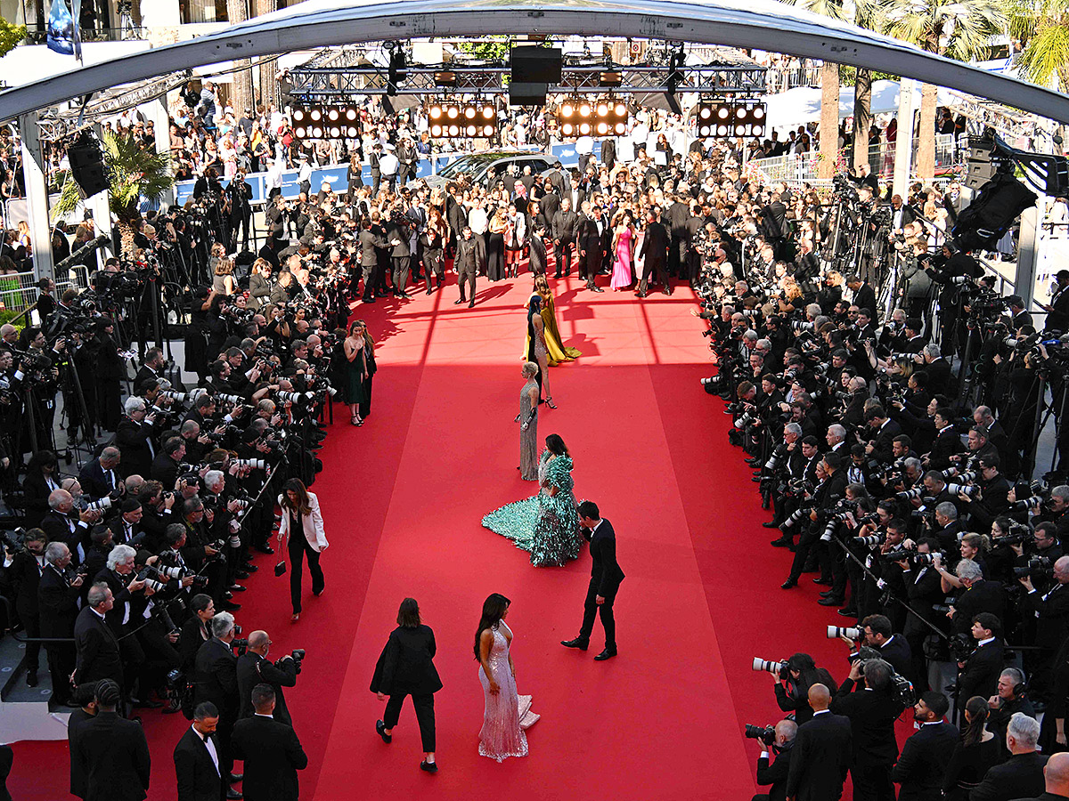 Aishwarya_20Rai_20Bachchan_2077th_20international_20film_20festival_20at_20Cannes-_20_2812_29.jpg 12