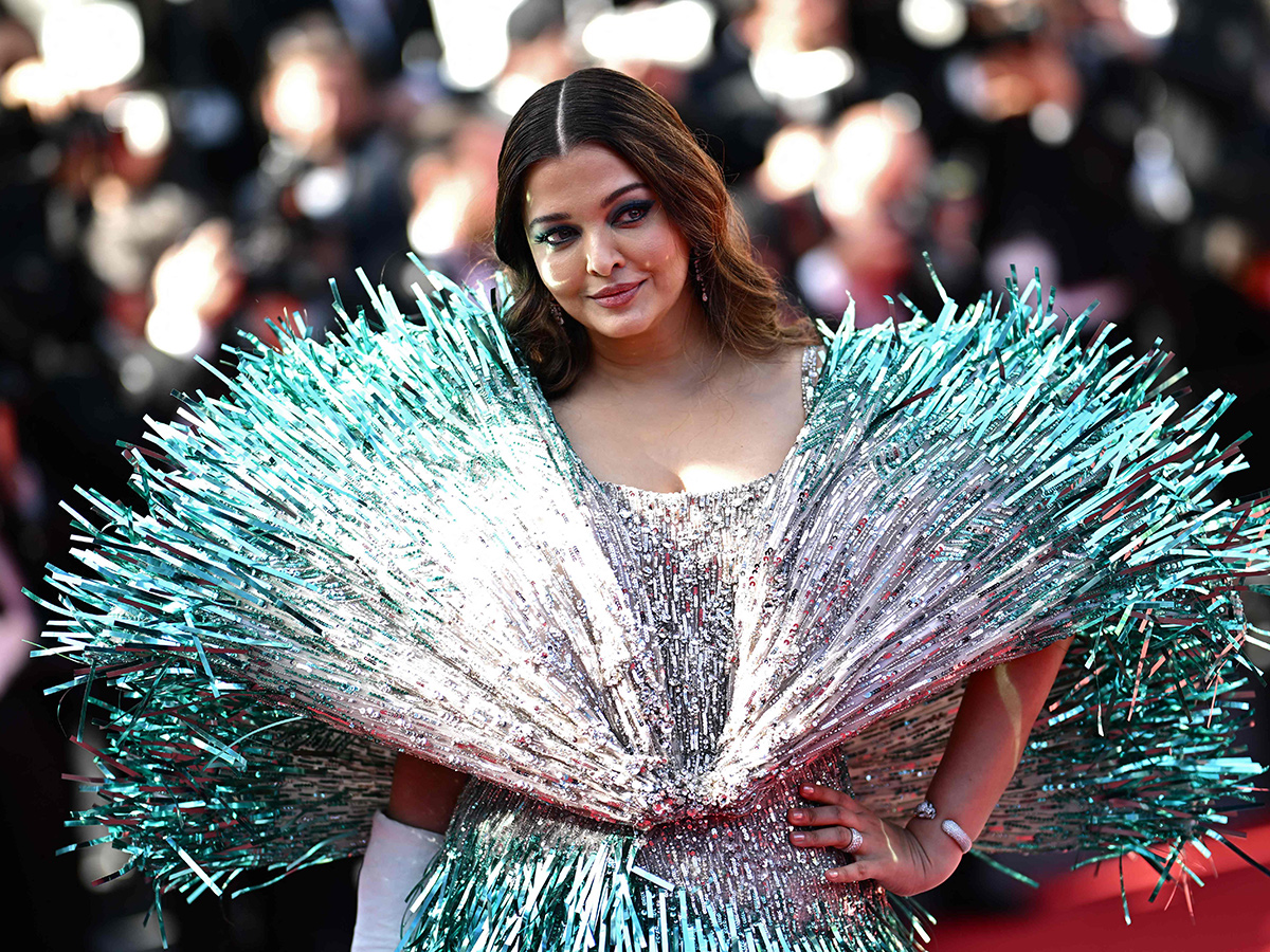 Aishwarya_20Rai_20Bachchan_2077th_20international_20film_20festival_20at_20Cannes-_20_283_29.jpg 3