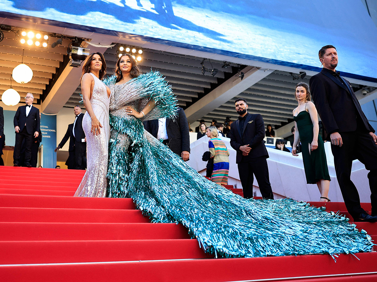 Aishwarya_20Rai_20Bachchan_2077th_20international_20film_20festival_20at_20Cannes-_20_288_29.jpg 8
