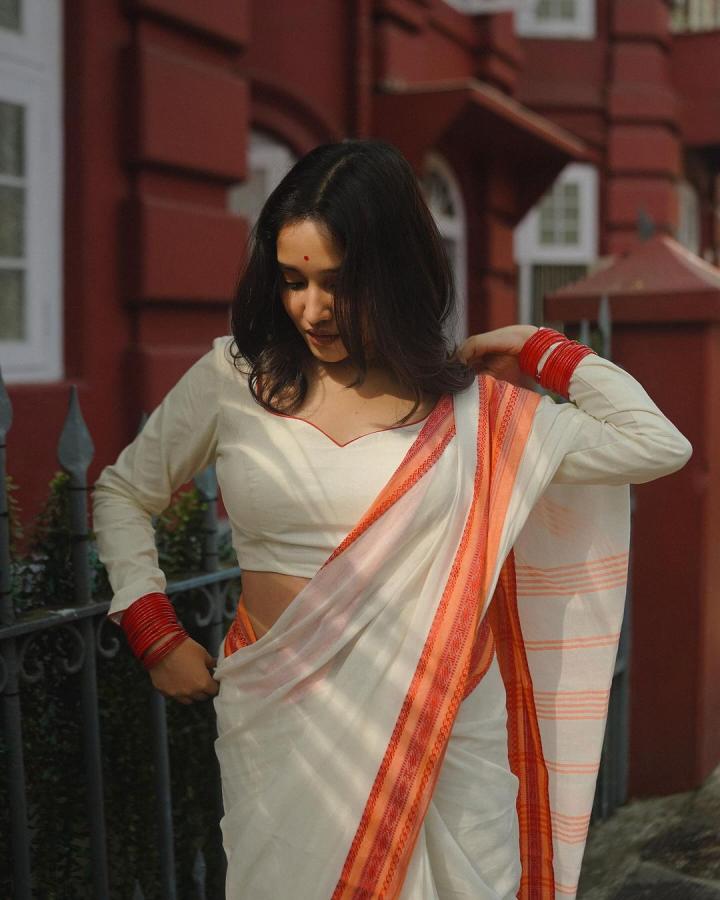 AnikhaSurendran-21.jpg 21