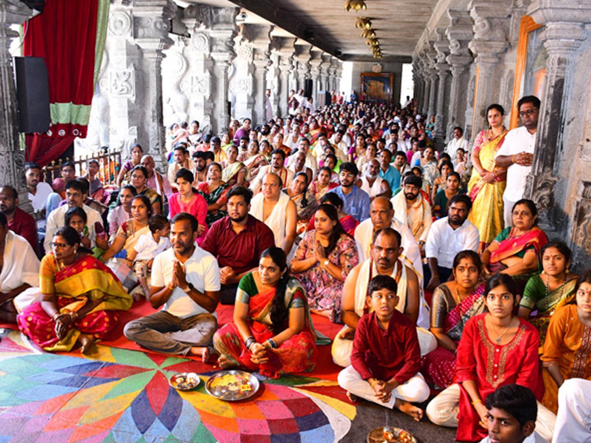 Yadadri-Devoties-1.jpg 1