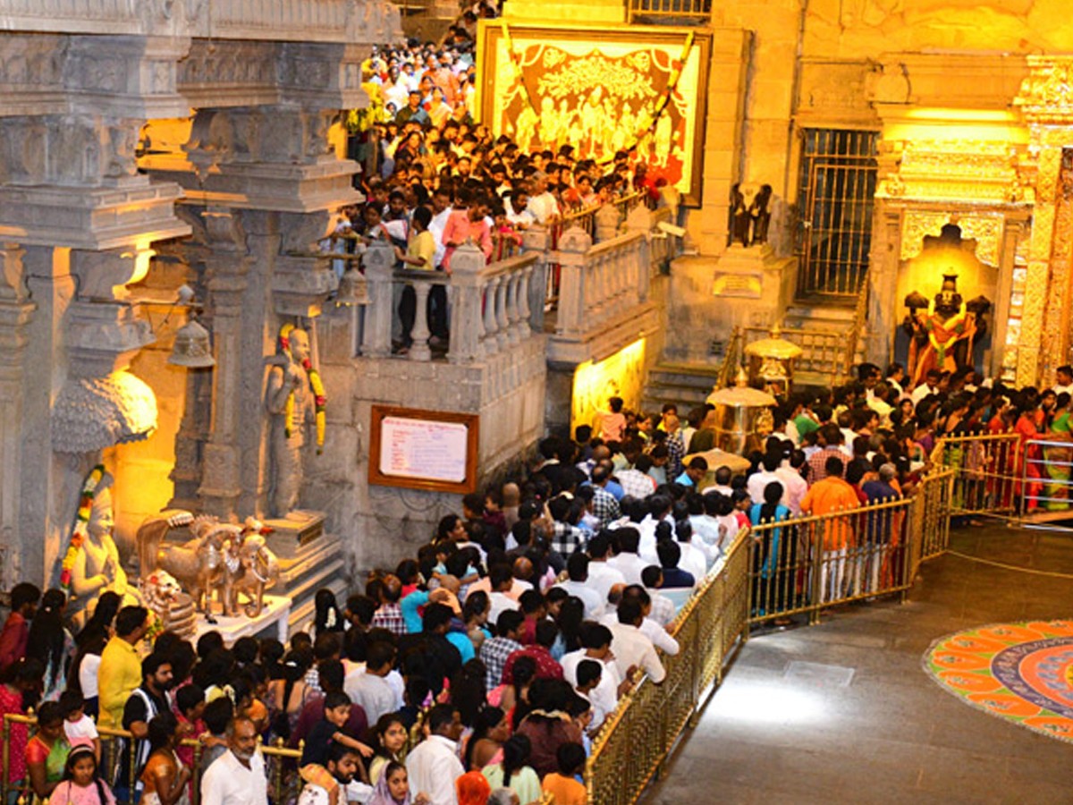Yadadri-Devoties-6.jpg 6