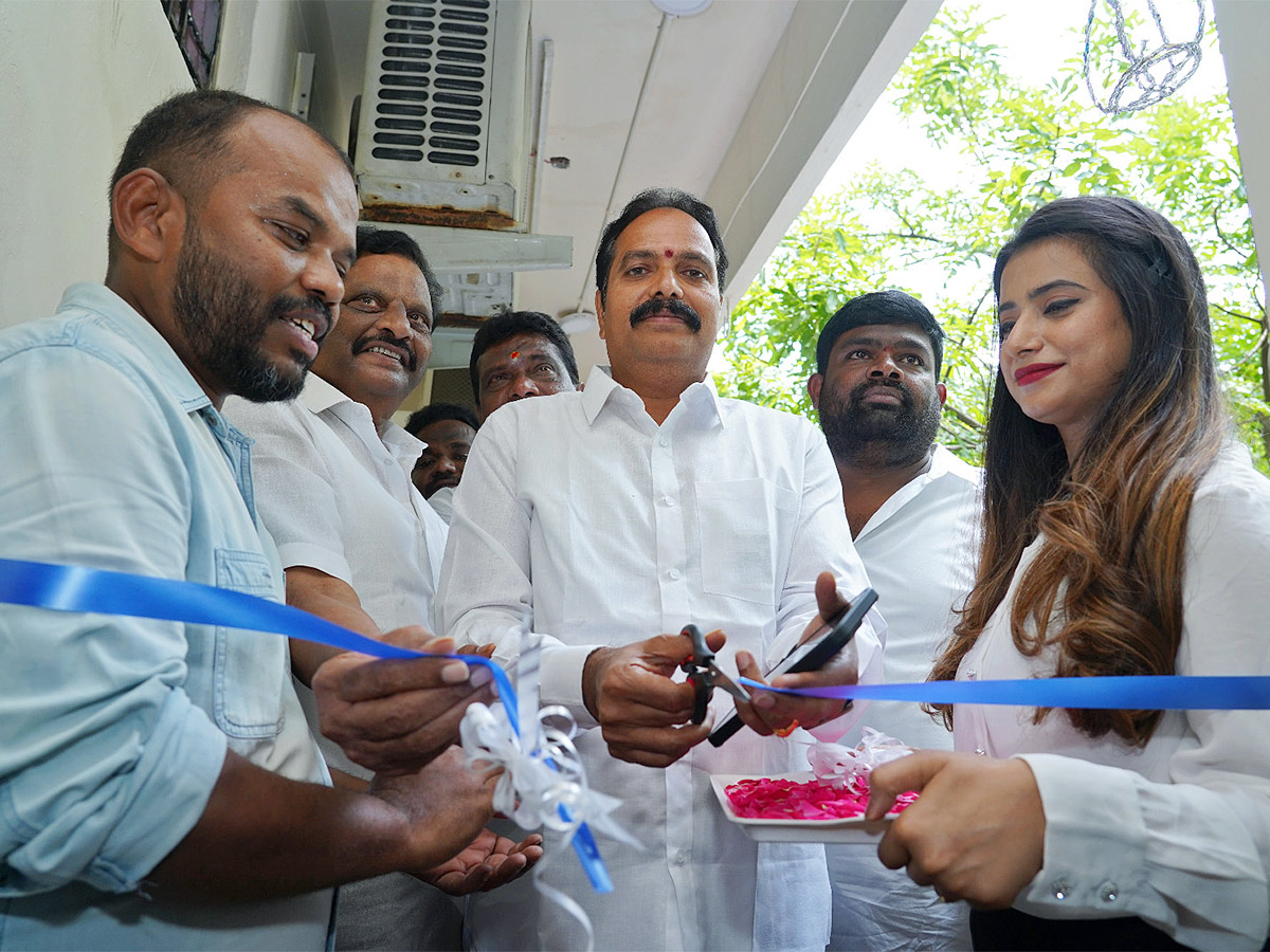 Autumn_20Salon_20in_20Chandanagar_20Photos-9.jpg 8