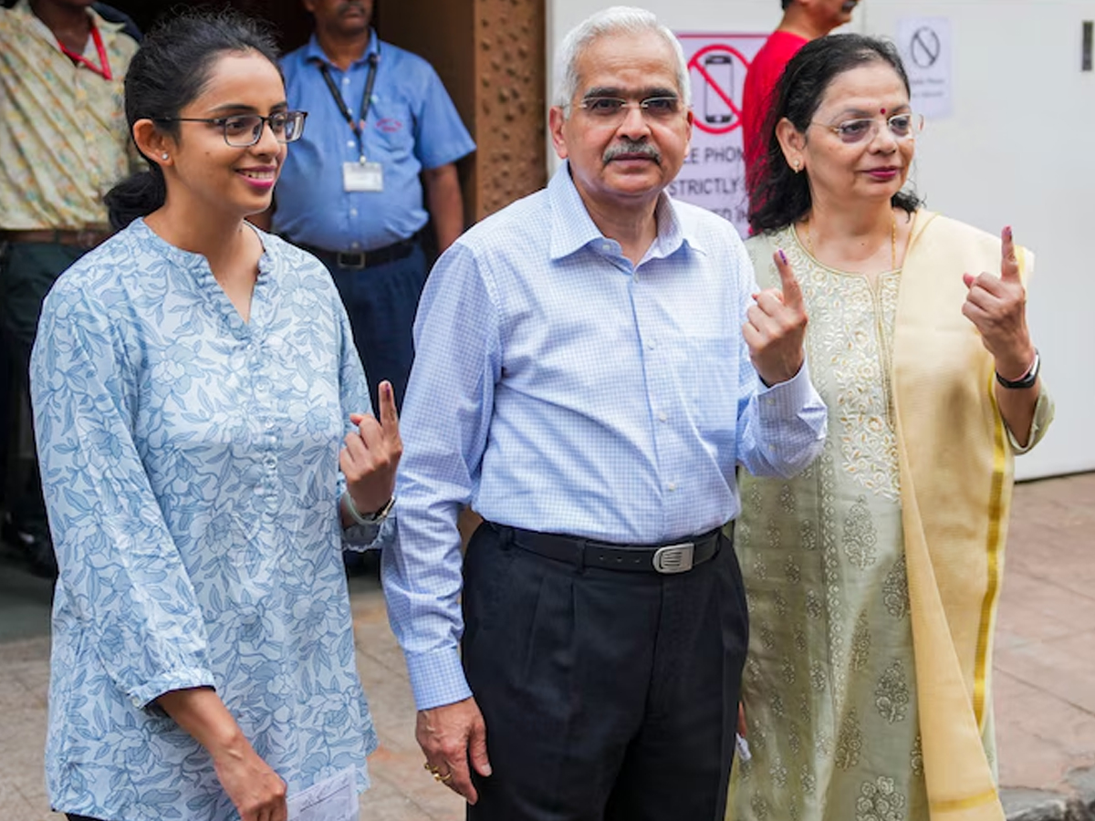 RBI-Governor-Shaktikanta-Das.jpg 35