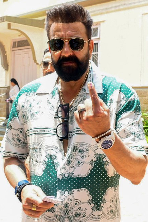 Sanjay-Dutt.jpg 38