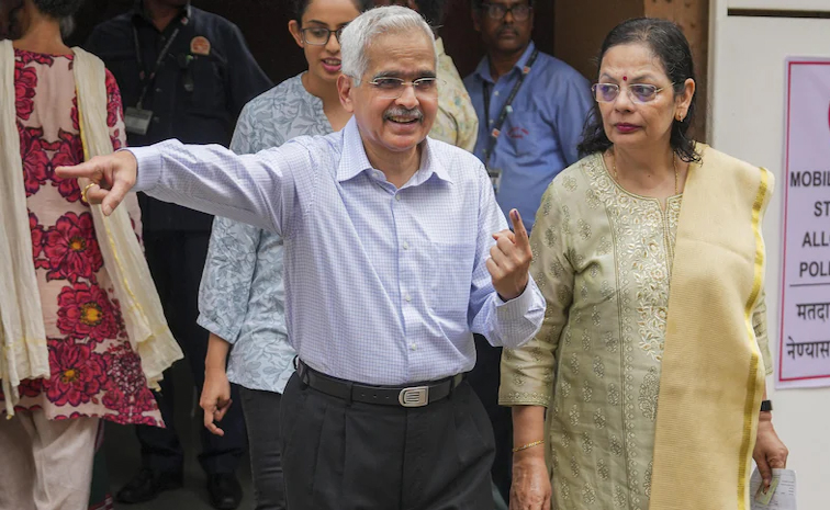 Shaktikanta_20Das_20Cast_20His_20Vote.jpg