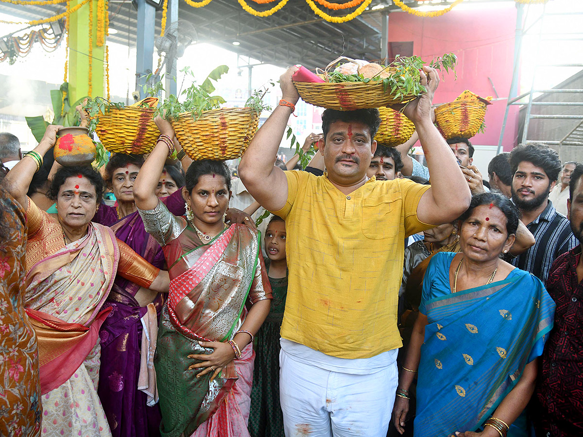 Tataiahgunta_20Gangamma_20Jatara_20in_20Tirupati_20Photos-_20_2865_29.jpg 65