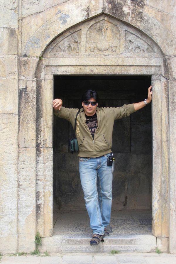 Abbas-10.jpg 12