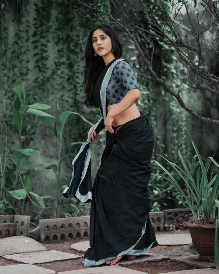 NabhaNatesh-04.jpg 5