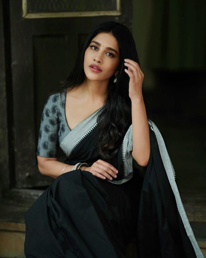 NabhaNatesh-06_0.jpg 7