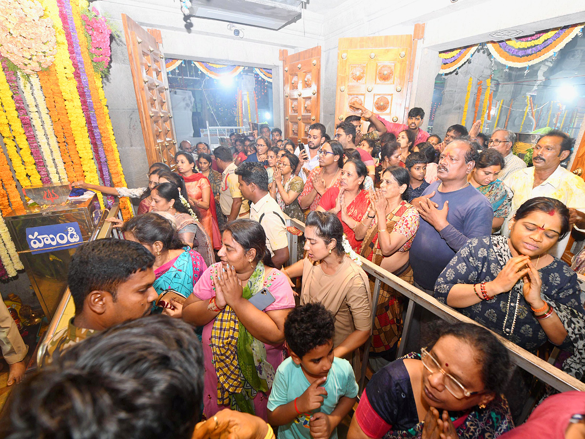 Tirupati_20Gangamma_20Jatara_202024_20Photos_20_2832_29.jpg 33