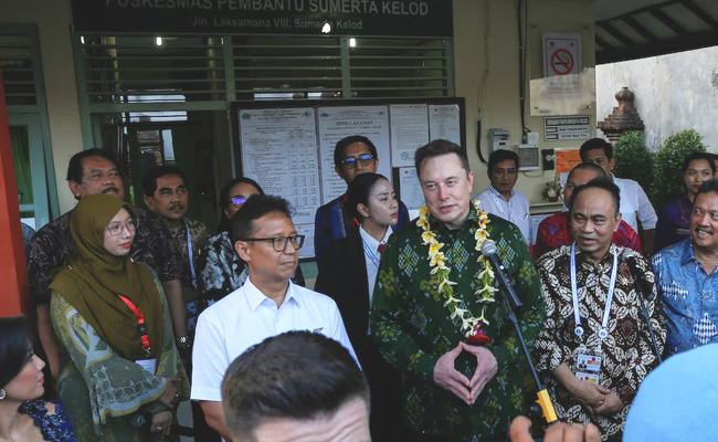 elon01.jpg