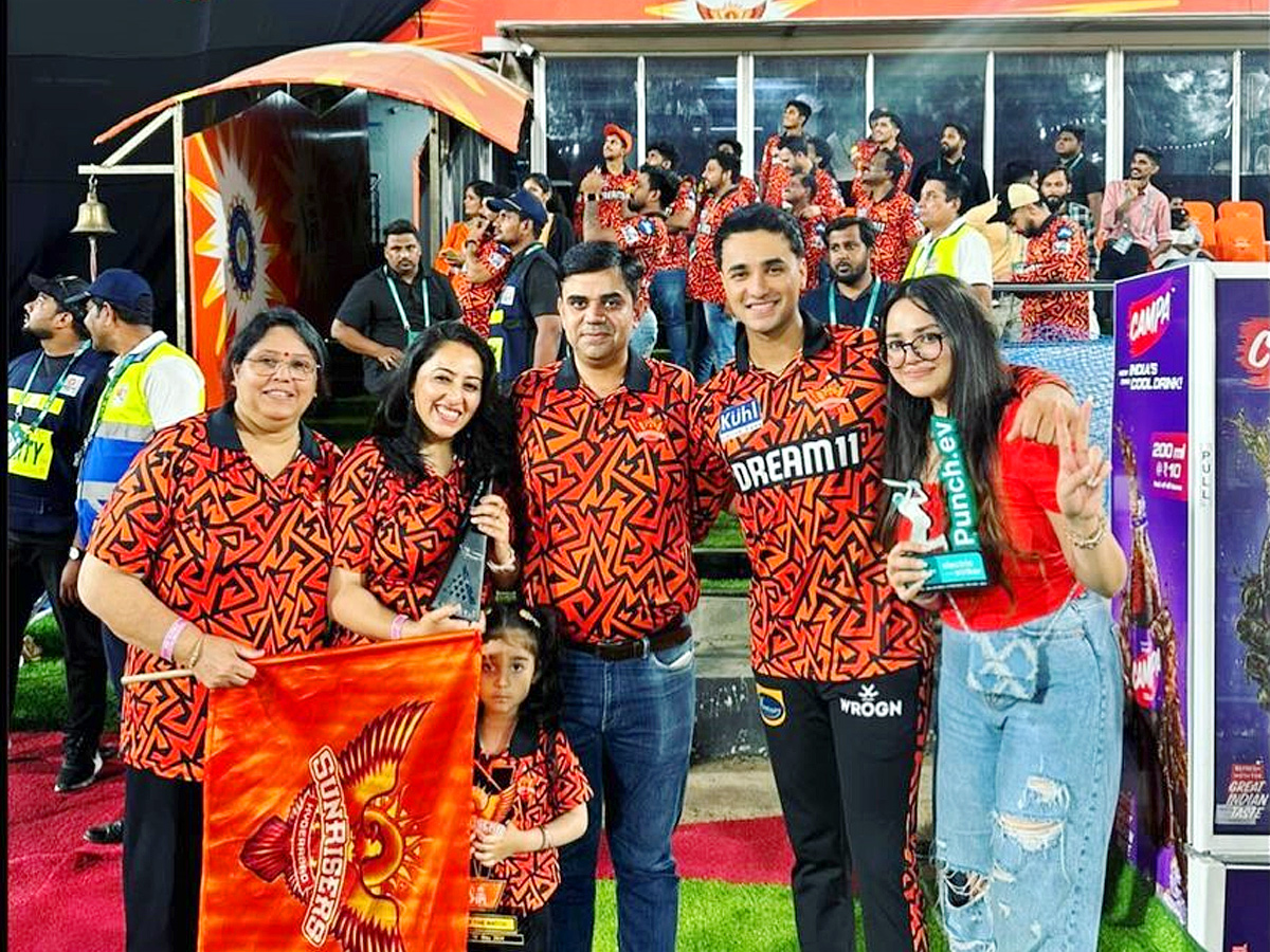 IPL_202024_20Latest_20Crush_20Who_20Is_20Komal_20Sharma_20Abhishek_20Sharma_20Sister_20Photos_20_284_29.jpg 4