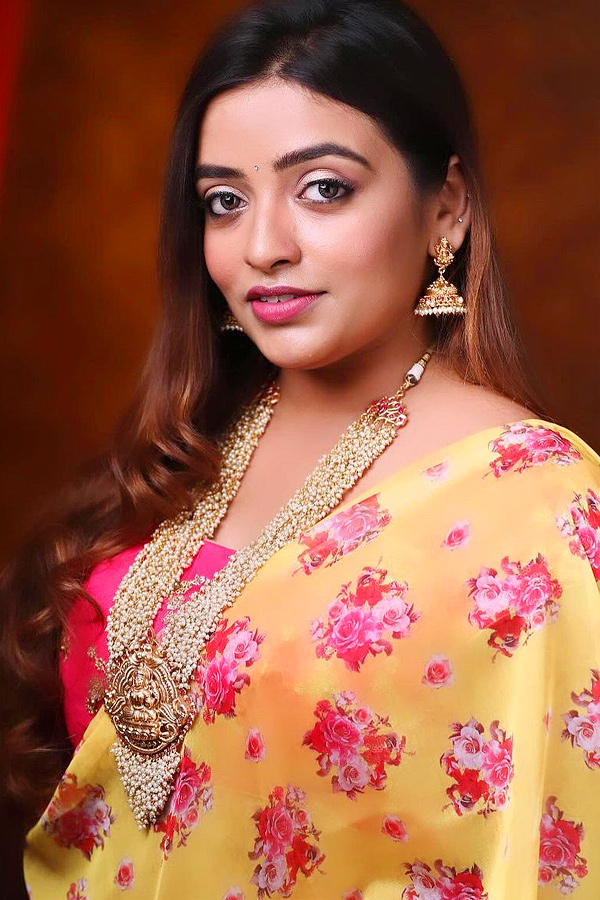 Actress_20Ashi_20Roy_20Busted_20For_20Being_20Present_20At_20Bengalurus_20Rave_20Party_20Photos_20_2815_29.jpg 16
