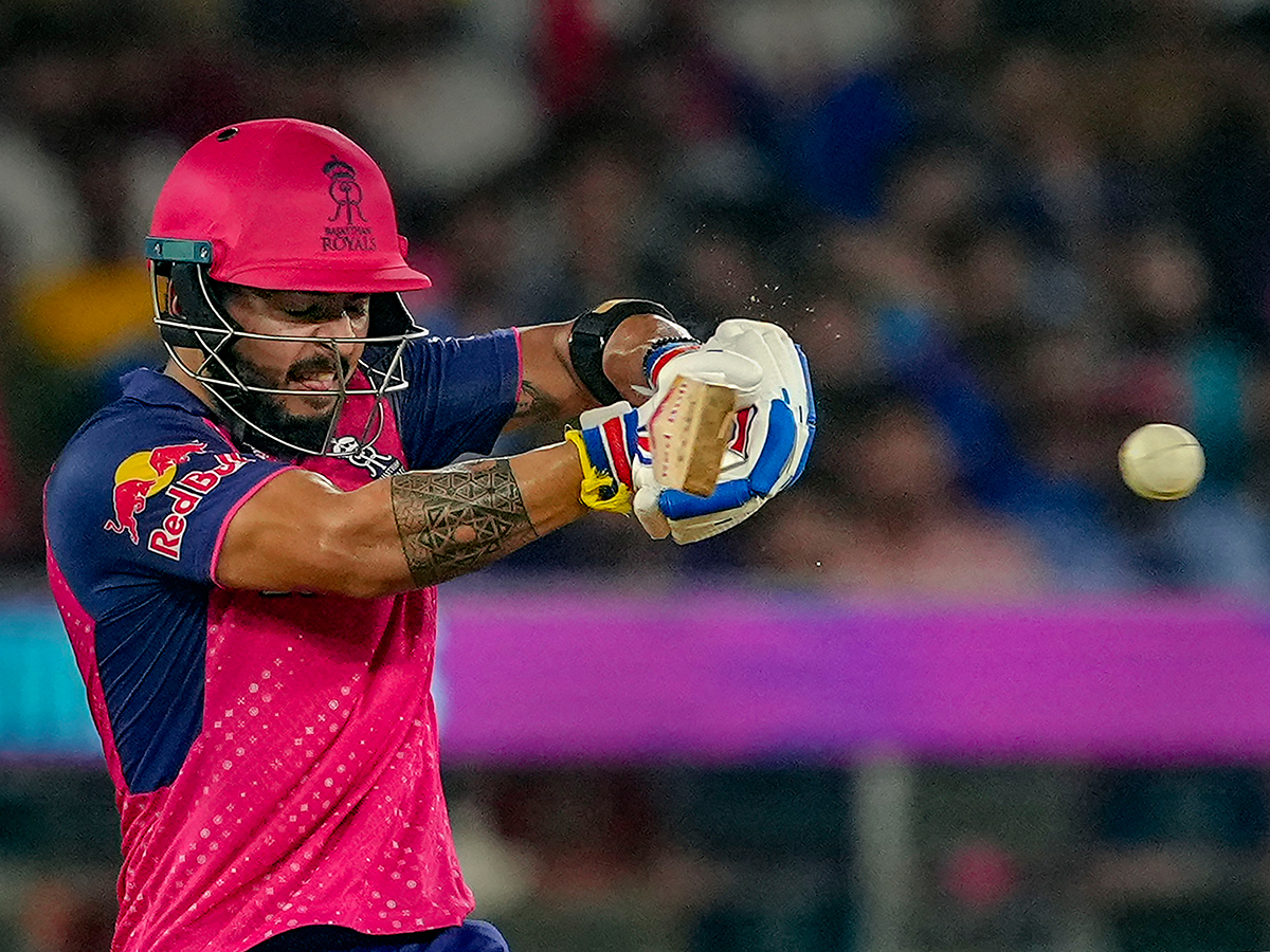 IPL_202024_20T20_20cricket_20match_20between_20Royal_20Challengers_20Bangaluru_20and_20Rajasthan_20Royal_20Photos-_20_2811_29.jpg 11