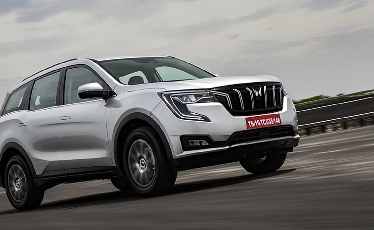 Mahindra-XUV700.jpg