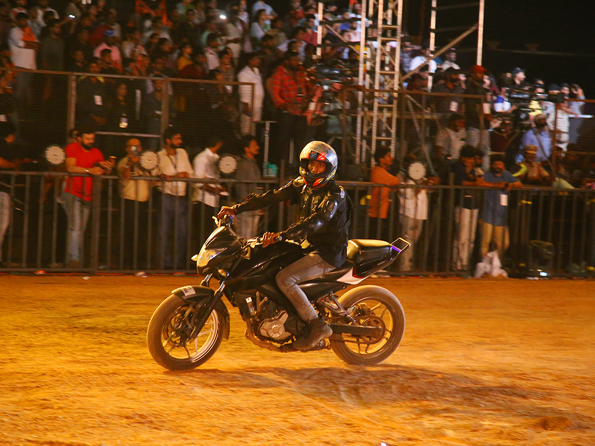 Prabhas_20Kalki_202898_20AD_20Movie_20Event_20Photos-_20_2853_29.jpg 53