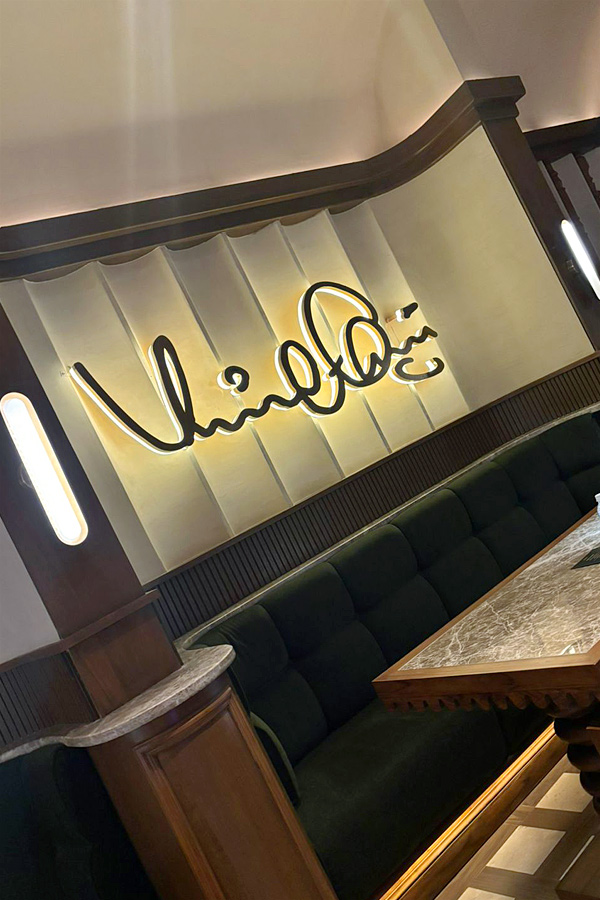 Virat_20Kohlis_20restaurant_20In_20Hyderabad_20Photos_20_281_29.jpg 2